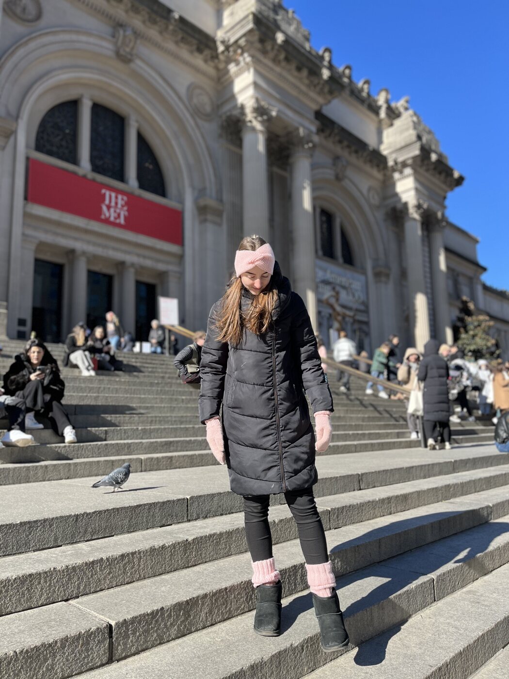 Mesi a Metropolitan Museum lépcsőjén